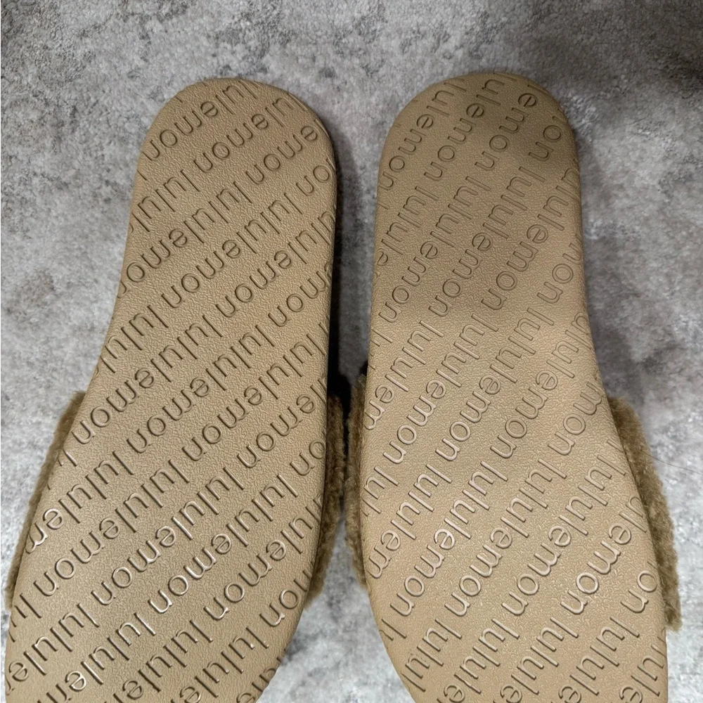 Lululemon ladies size 10 RARE! - Picture 2 of 4